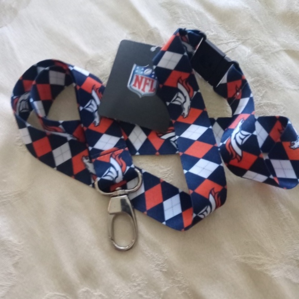 NFL Bundle 3 pcs Denver BRONCOS Knit Scarf & Gloves Set + Lanyard Key Holder NEW - Picture 7 of 7